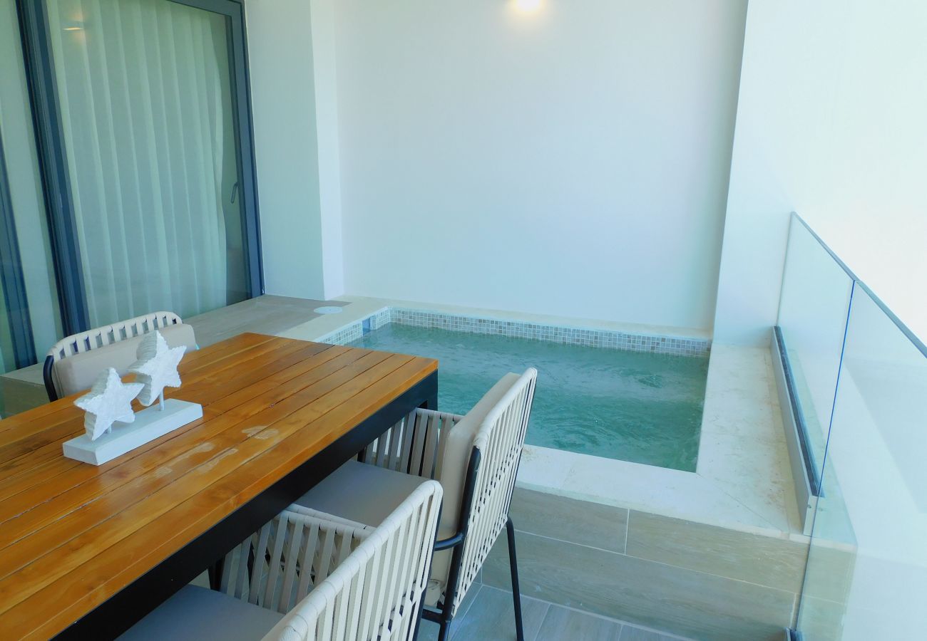 Apartamento en Bávaro - Gorgeous New condo with private picuzzi. A304