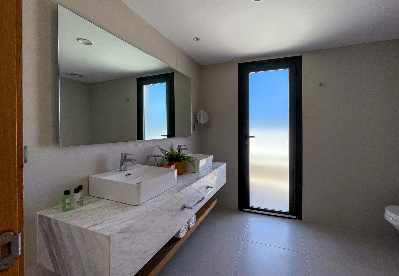 Apartamento en Bávaro - Gorgeous private roof with private picuzzi. A401 