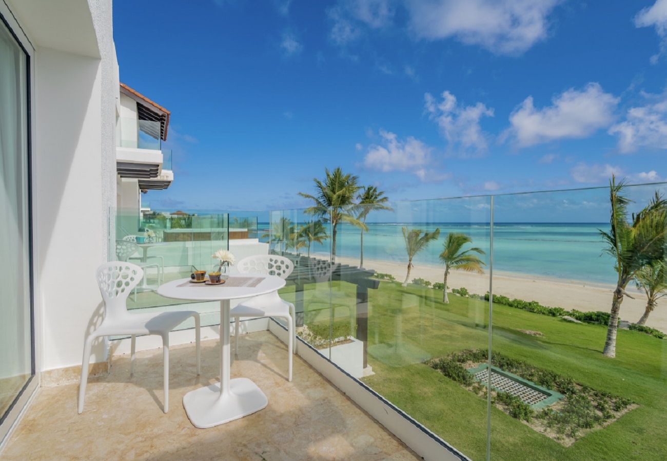 Apartamento en Punta Cana - Punta Palmera Beach Front and pool views Cap Cana